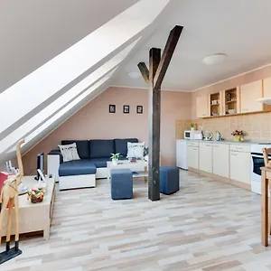 Apartment Jane's Attic, Prag